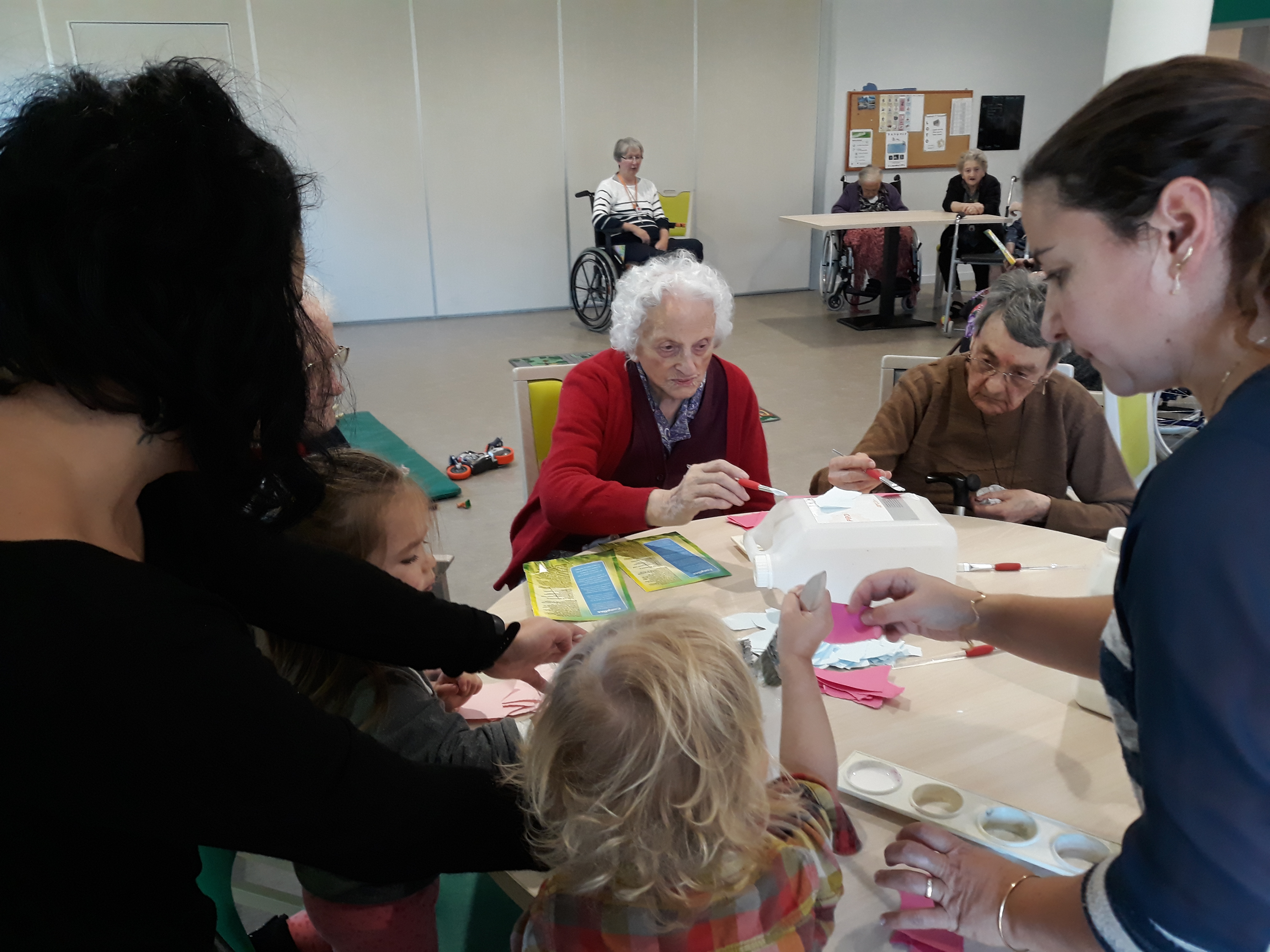 Visite des assistantes maternelles et de leurs petits