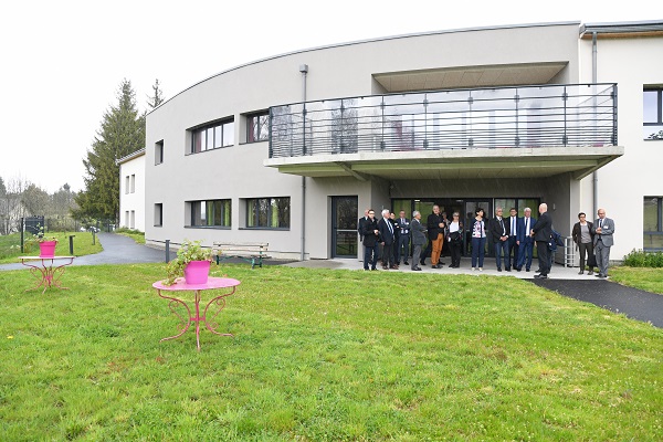Visite de la résidence. Depuis le jardin !