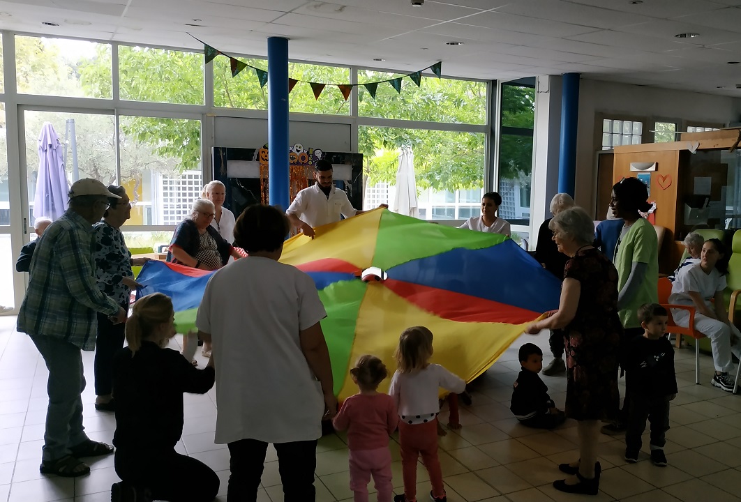 Atelier intergénérationnelle avec la crèche Plif Plaf Plouf - lundi 28 octobre