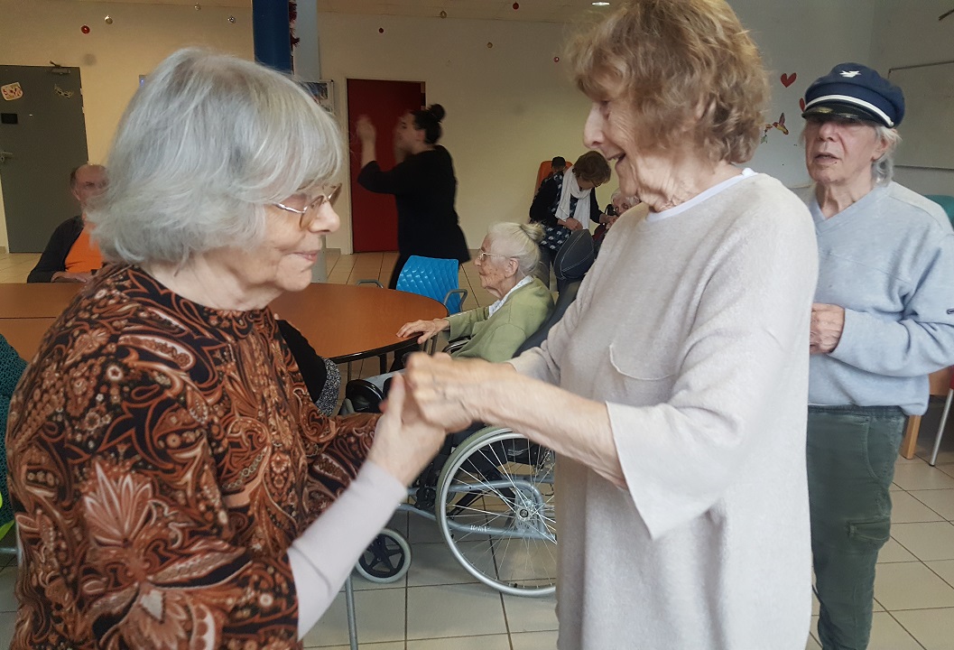Bal/karaoké dans l'unité du Cèdre