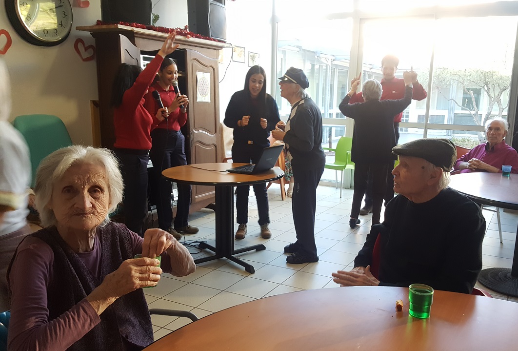 Karaoké dans l'unité du Cèdre avec les jeunes de l'EPIDE