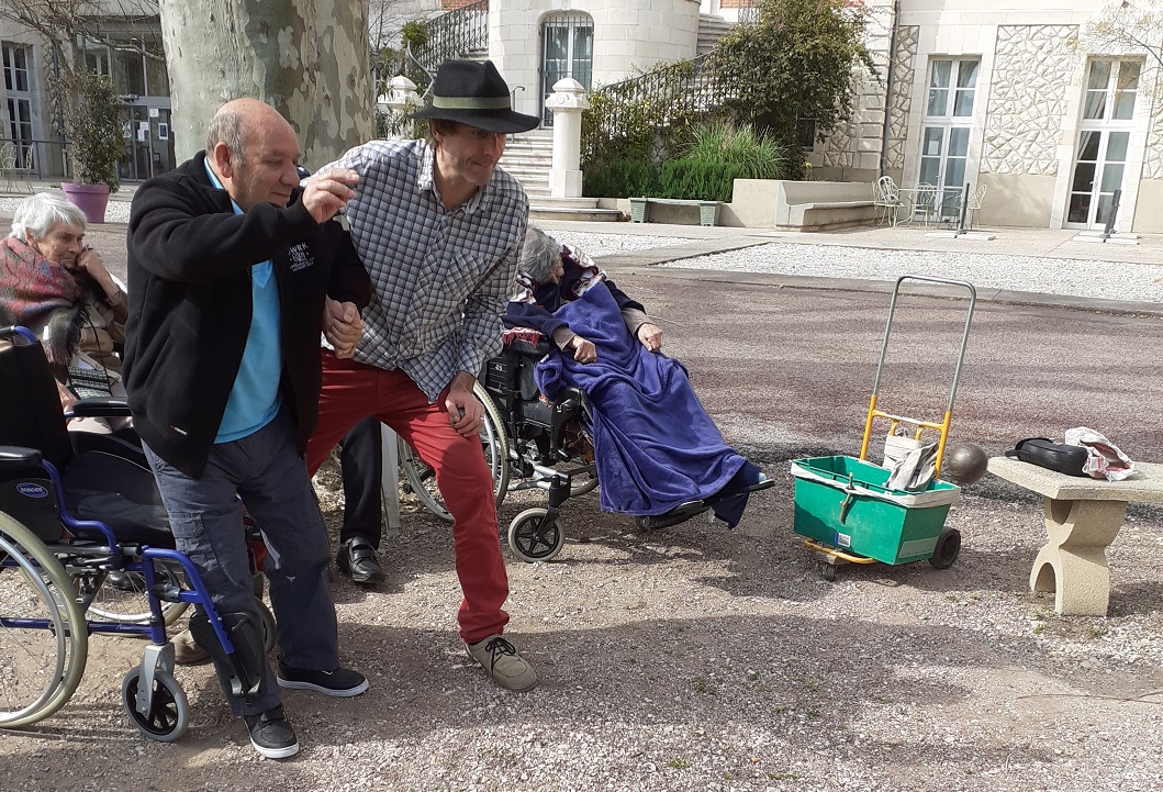 Partie de pétanque interservices 