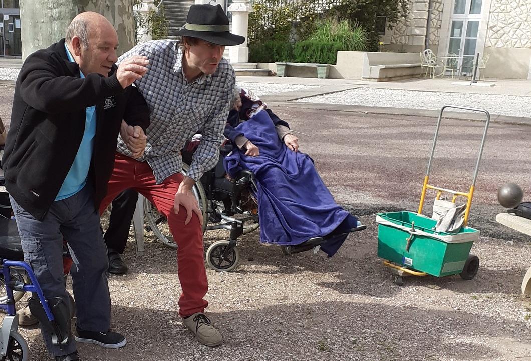 Partie de pétanque interservices 