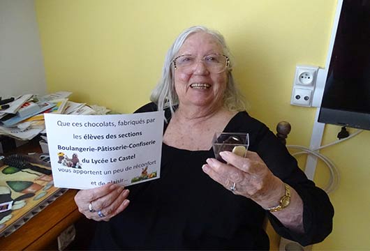 Les résidents découvrent les chocolats