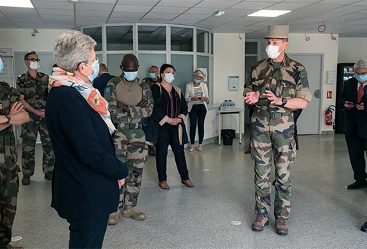 Mme Geneviève Darieussecq en visite de soutien au Centre gériatrique COS Beauséjour