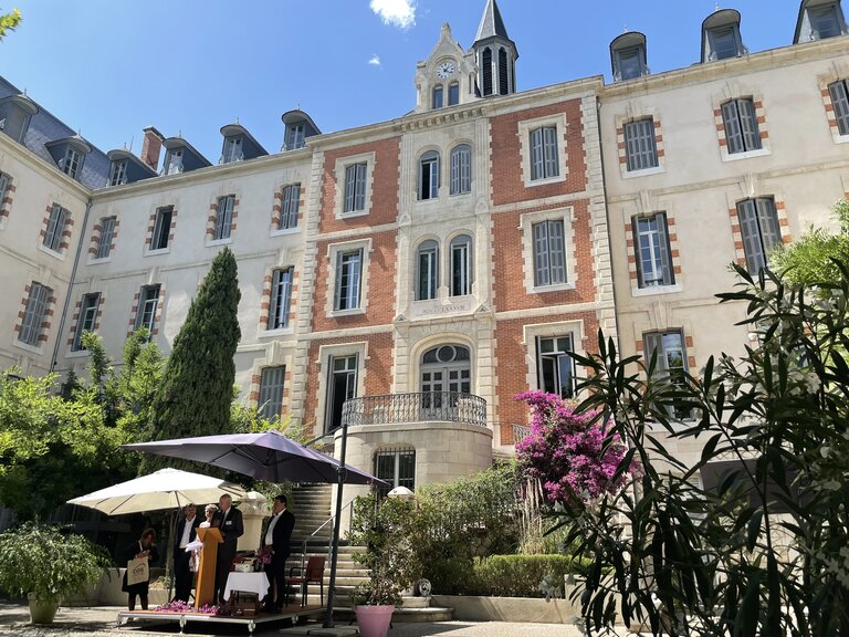 Façade réhabilitée du COS Saint-Maur
