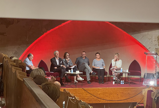 Intervention de Christelle QUESNEY-PONVERT, Directrice Générale Adjointe de la Fondation COS Alexandre Glasberg en séance plénière à l'occasion d'un résumé global des propos qui ont été tenus tout au long du colloque 