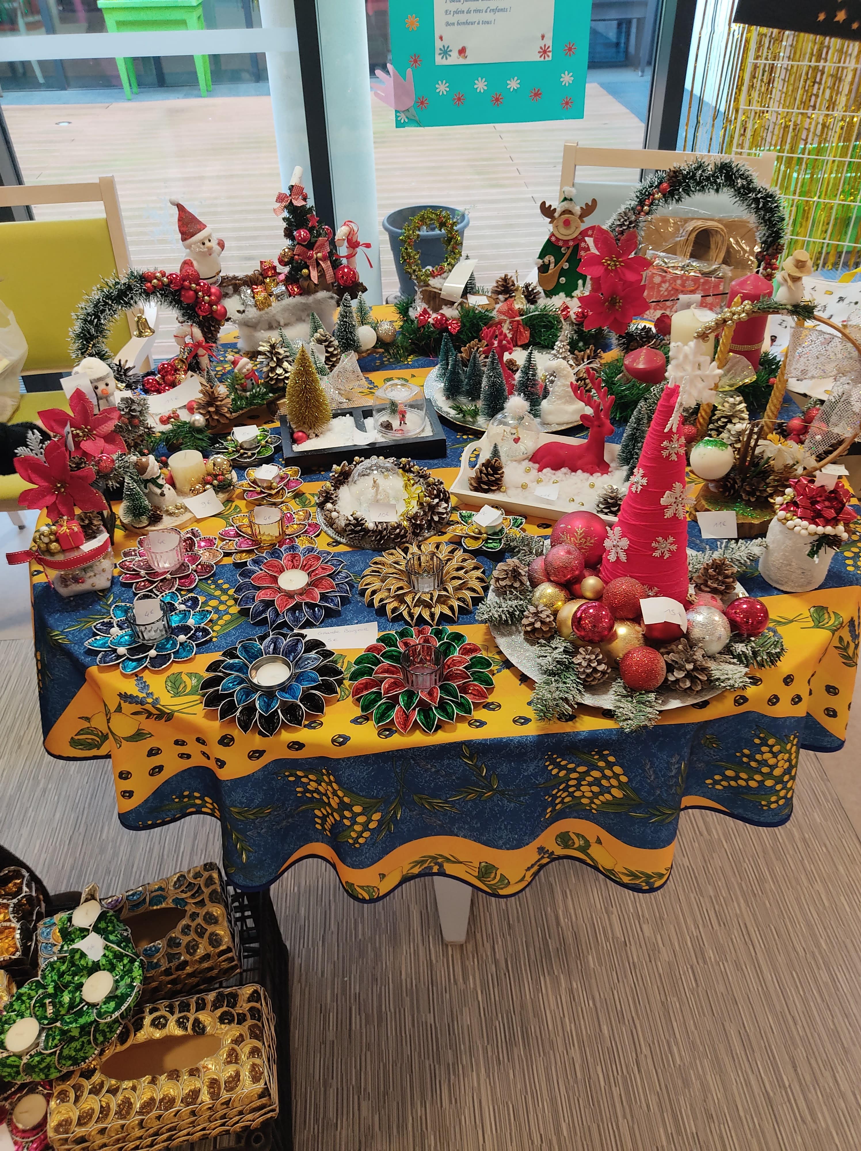 Stand des décorations de Noël