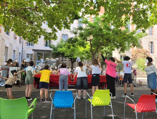 Pièce de théâtre : les enfants de l’Association VALDOCCO en scène