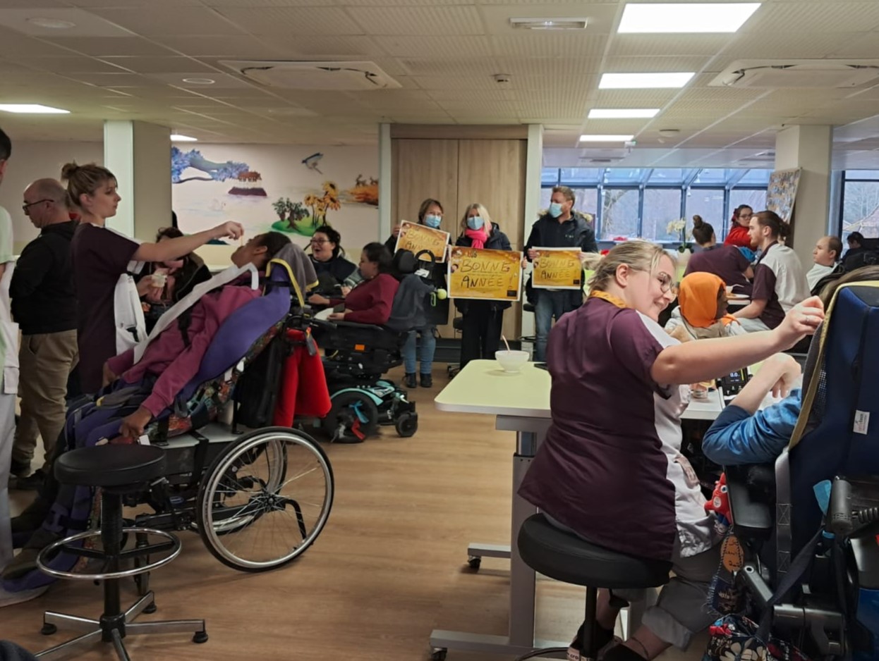 Les stagiaires Conseiller en insertion professionnelle présentent leurs vœux aux résidents de la MAS