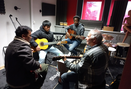 Apprentissage la guitare - Isard COS