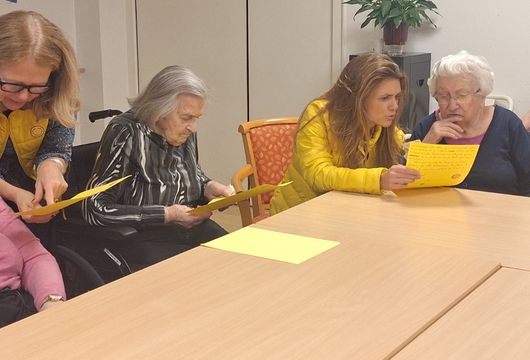 Atelier écriture avec l'association Une lettre un sourire - Ehpad COS Jeanne d'Arc