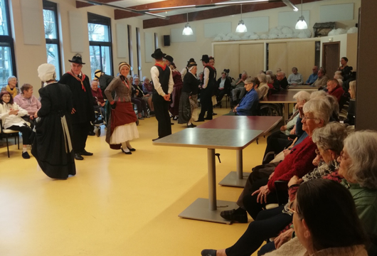Groupe Folklorique par VMEH - Ehpad COS La Colagne