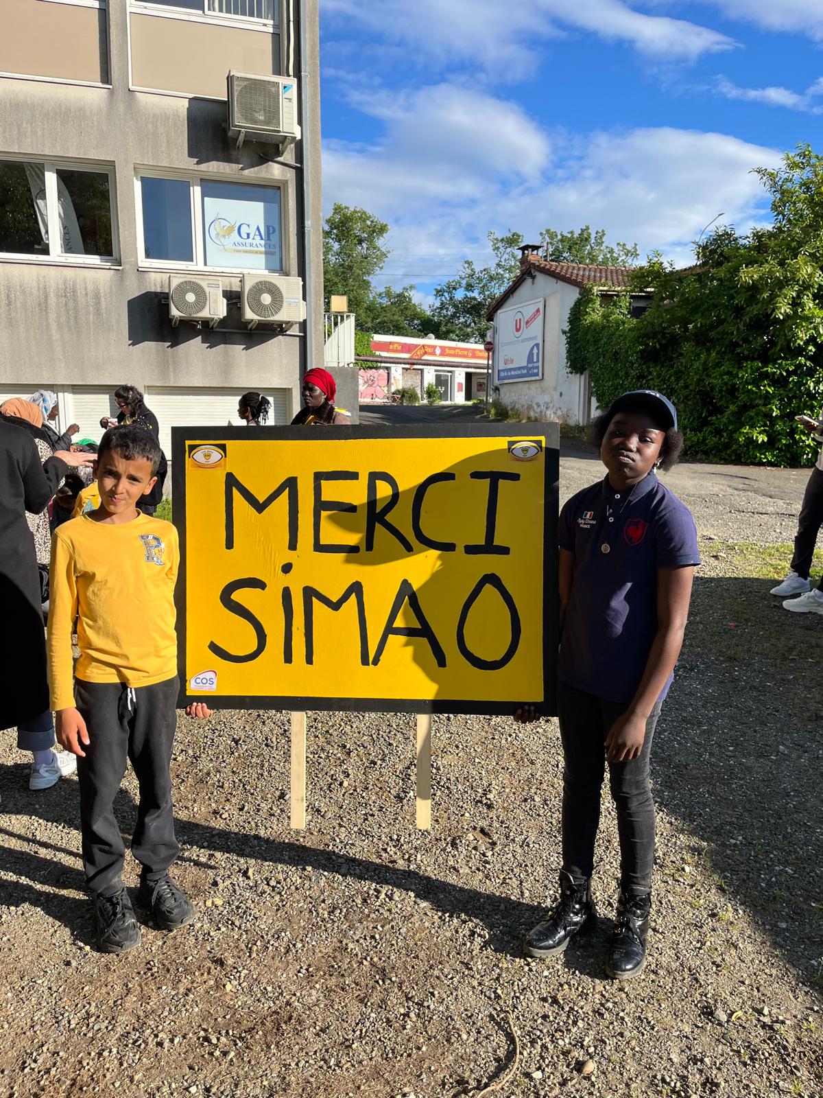 Nos réfugiés aux côtés de Simao Bento
