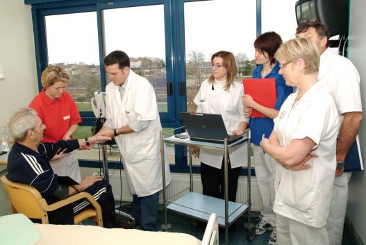 Équipe médicale au CRRF COS Pasteur