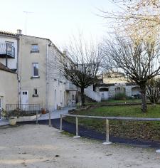 Arrivée des 45 réfugiés au CAO COS de Fleurac (Charente)