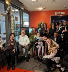 représentation de la chorale chantée/signée lors de la fête des familles de décembre 2023